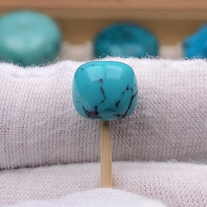 绿松石未镶嵌珠宝奇石10