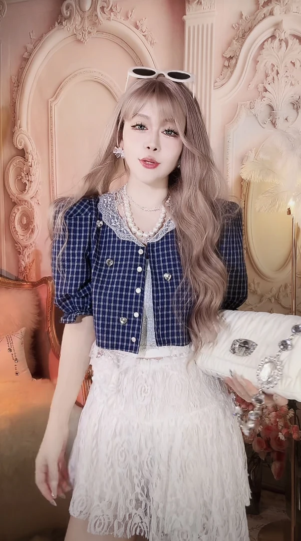 【崔】S0155 韩国东大门设计感蕾丝花边系扣格子泡泡袖衬衫女上衣