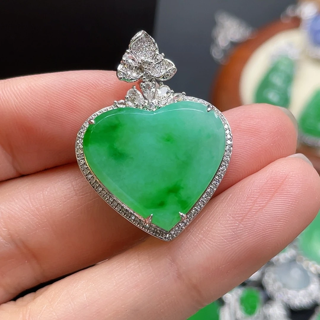 翡翠18K金镶嵌颈饰