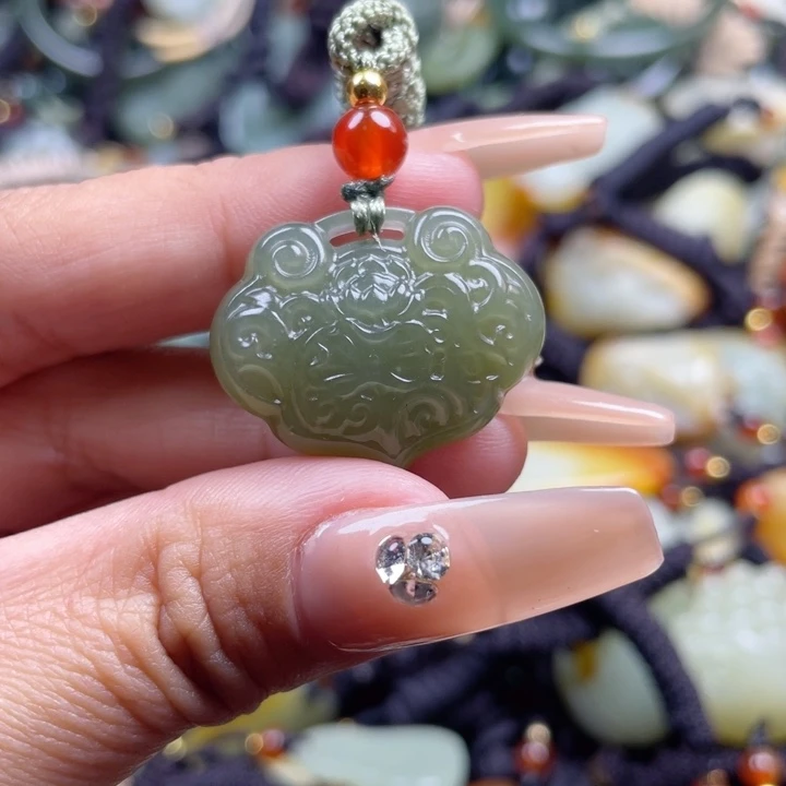 和田玉颈饰未镶嵌