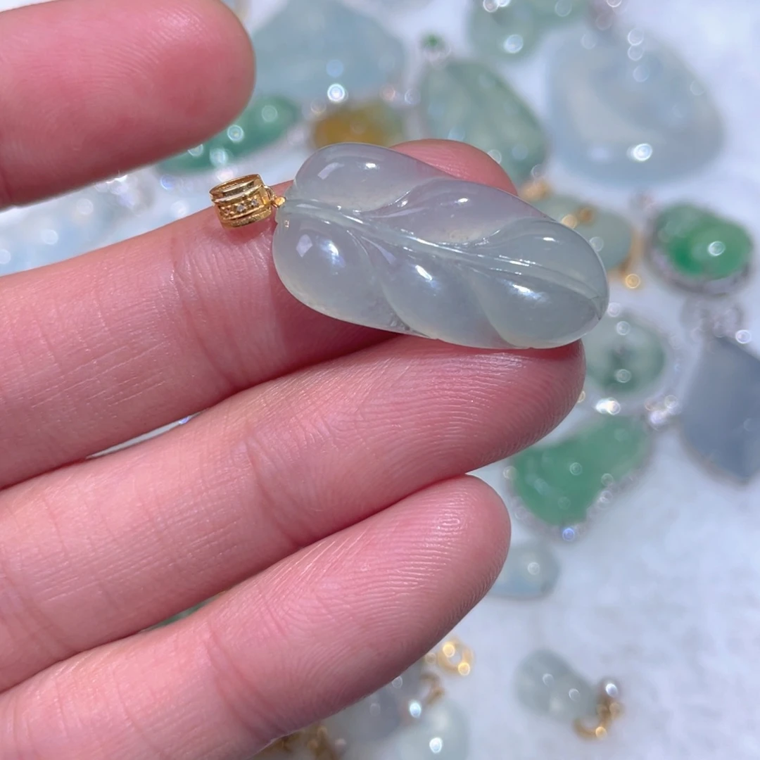 翡翠18K金镶嵌颈饰翡翠