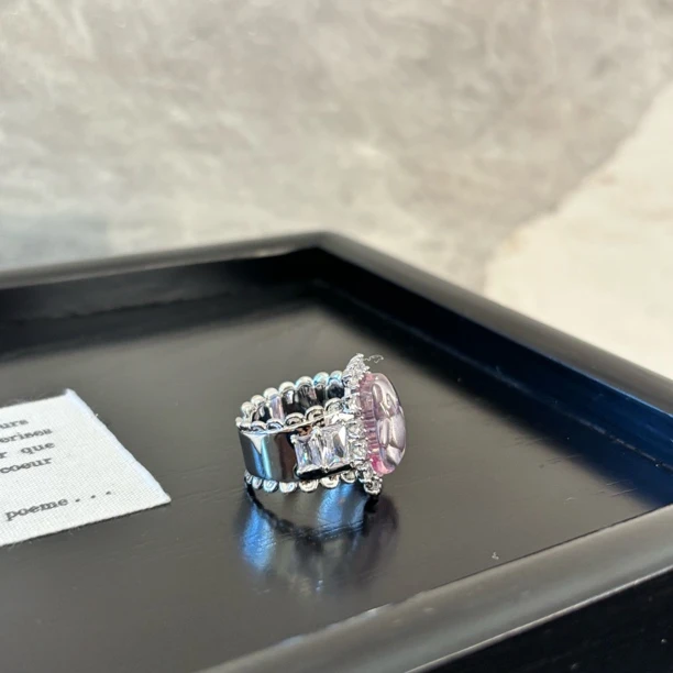 铜合金合成锆石戒指 粉熊宽版戒指JZ1788