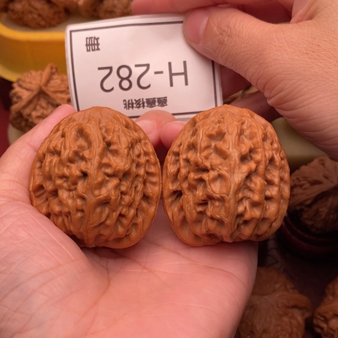 华***兹文玩核桃把件红锦鲤44