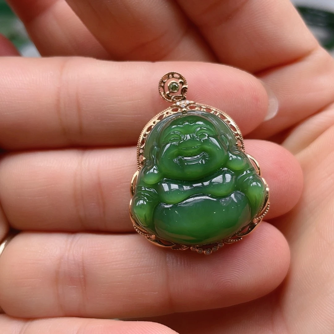 颈饰18K金镶嵌和田玉（碧玉）