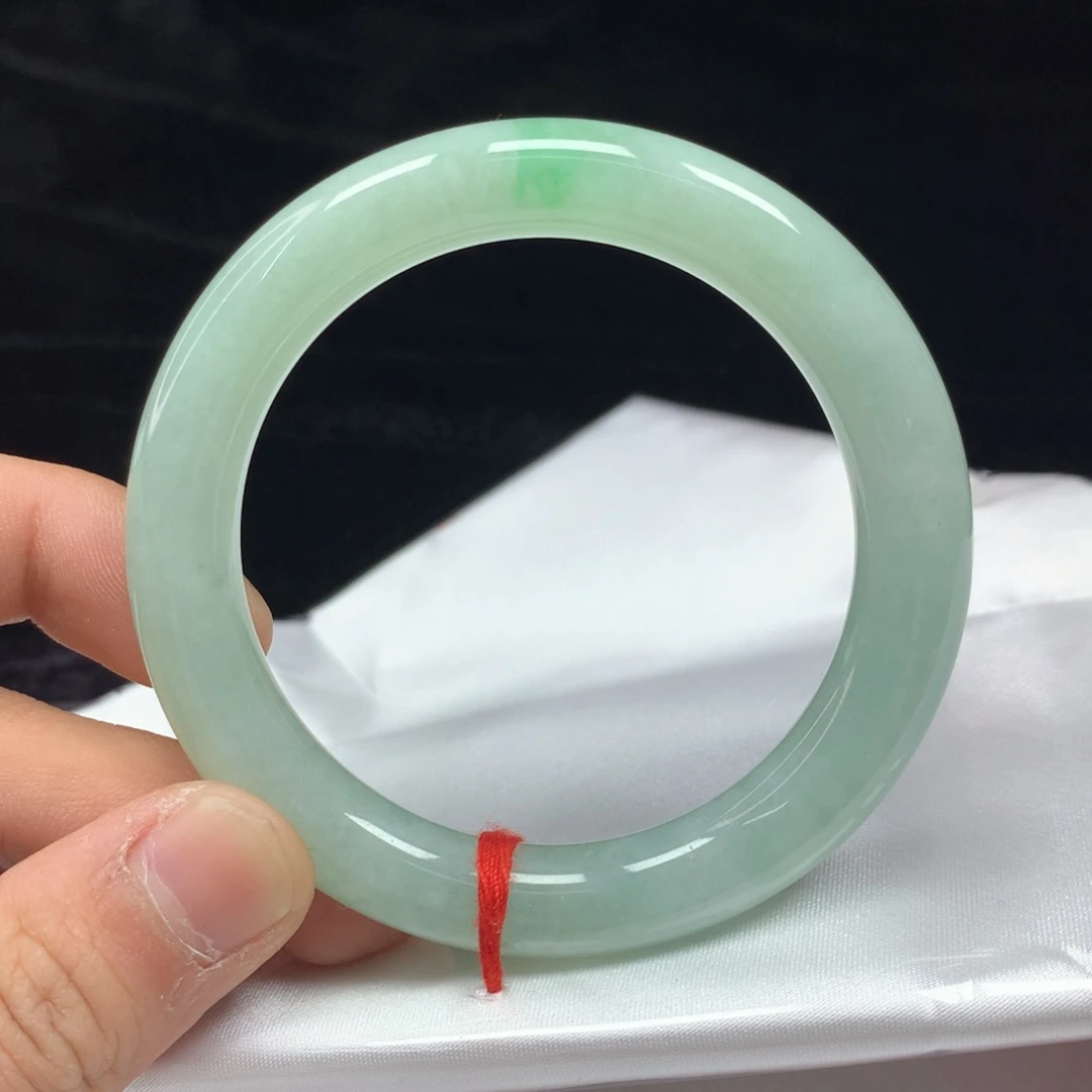 翡翠手镯（圆镯）未镶嵌54.1