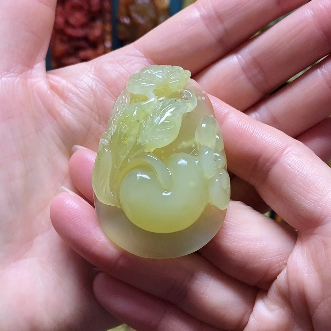 岫玉未镶嵌吊坠(赠链)