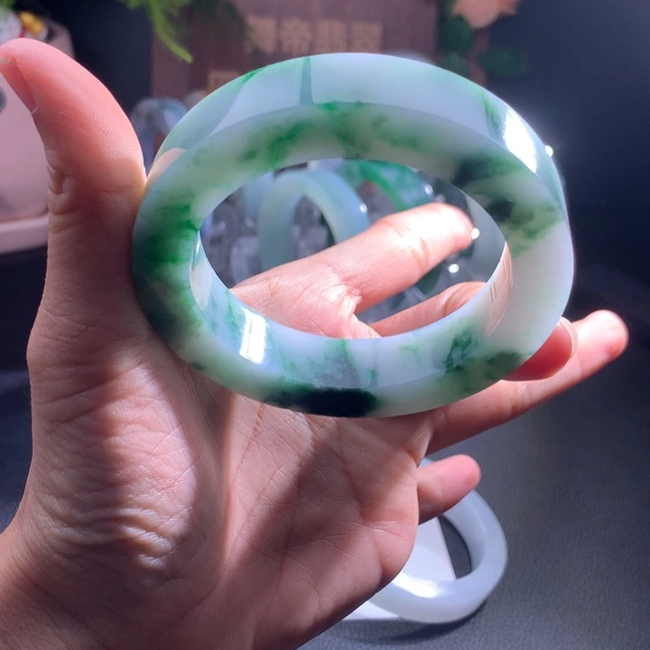 未镶嵌手镯定制翡翠