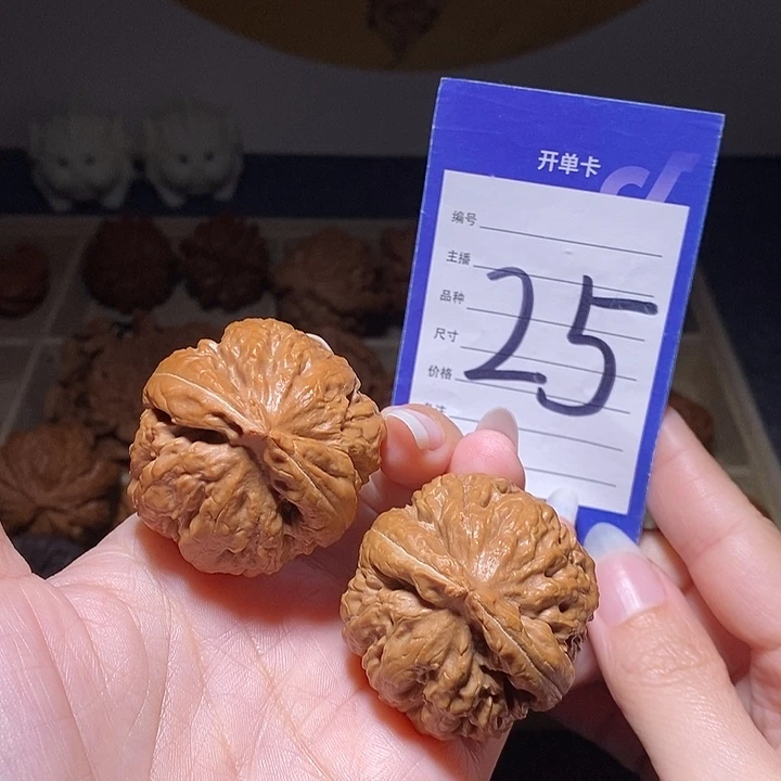 文玩核桃把件霸王龙