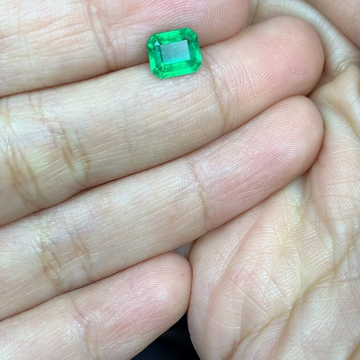 祖母绿裸石1.14ct哥伦比亚木佐祖母绿吉尔德