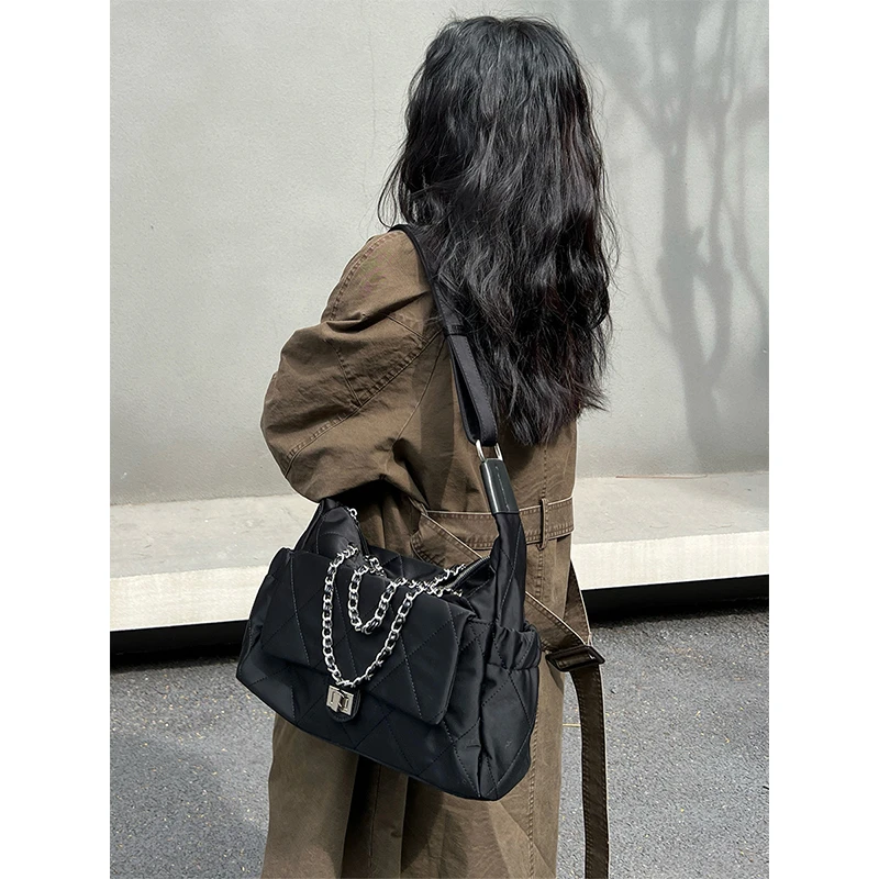 2025新款韩版菱格链条包休闲通勤斜挎包女轻便尼龙布高级感单肩包