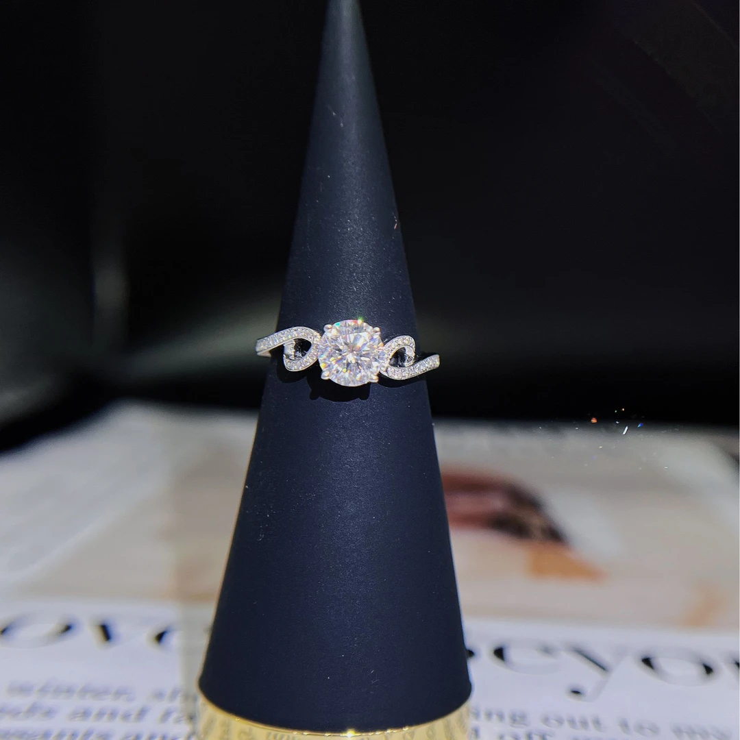 925银银制品 AU750四爪设计款戒指