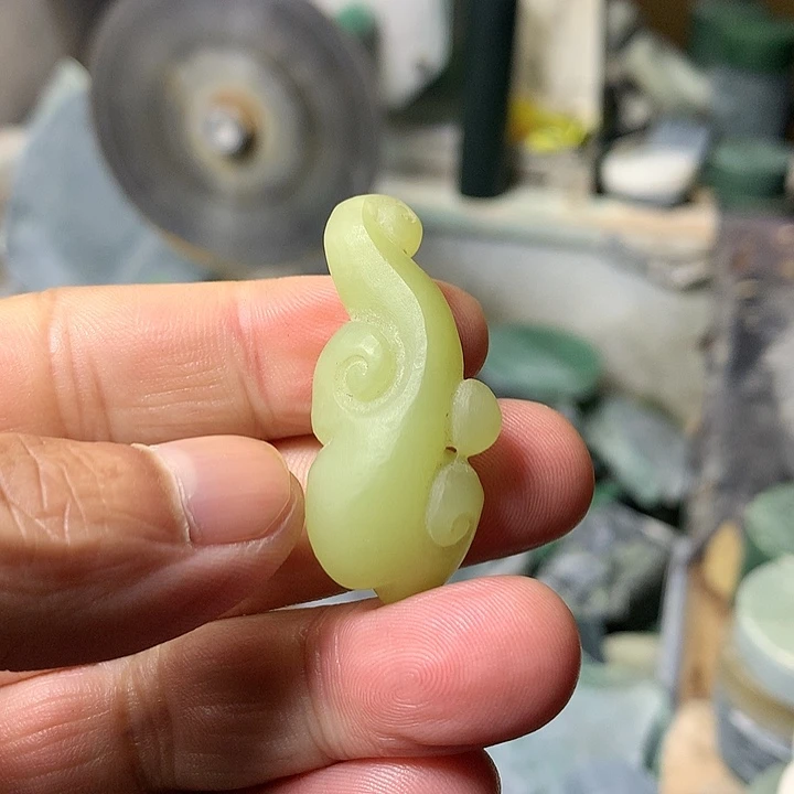 颈饰未镶嵌和田玉（糖玉）
