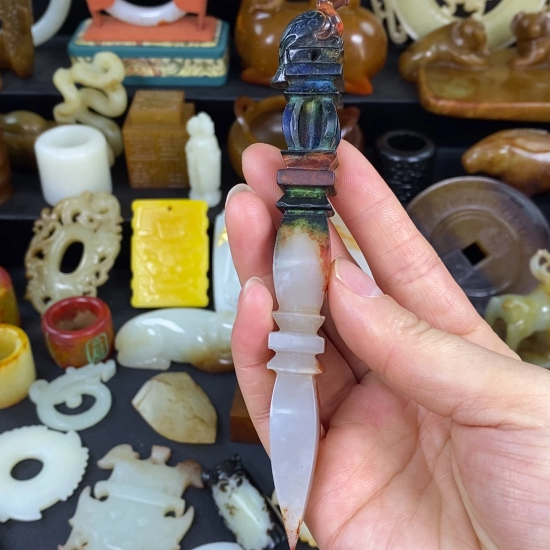 雲***軒和田玉未镶嵌颈饰