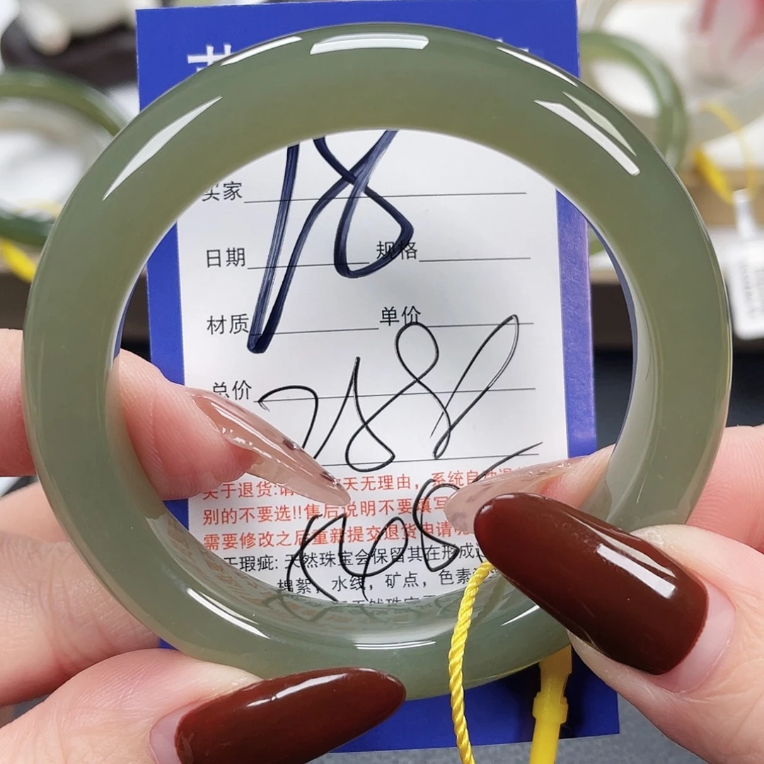 和田玉未镶嵌手镯