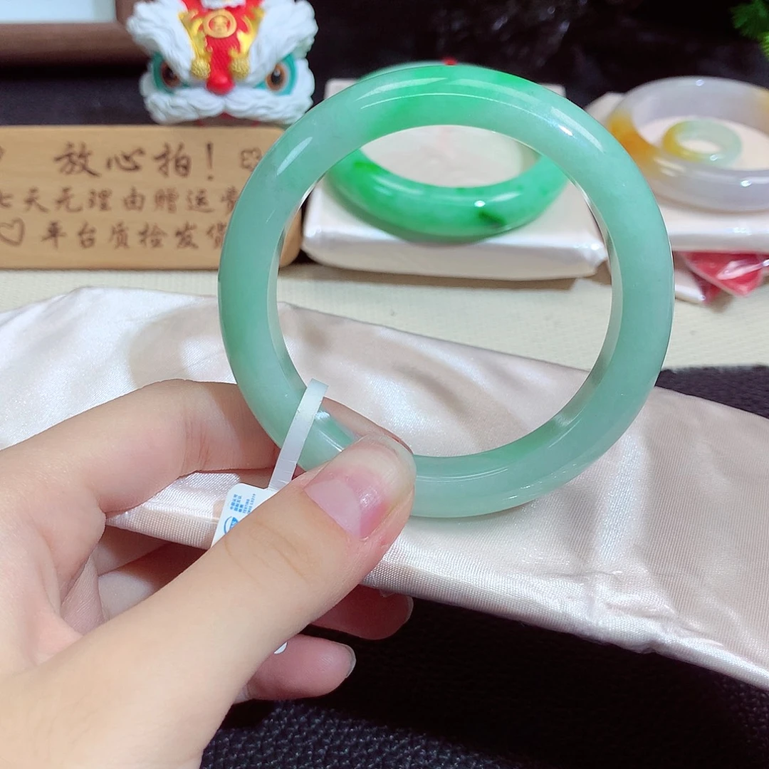 翡翠未镶嵌手镯486