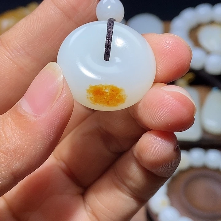 安***和田玉未镶嵌颈饰