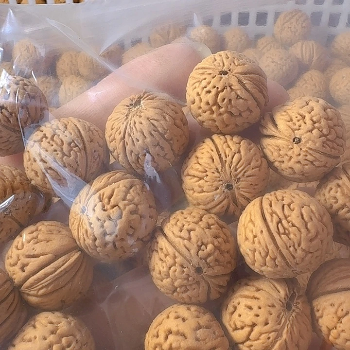 萱***爸吊坠桃核原皮原色南瓜桃核散籽