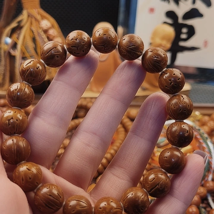 桃核手串给****走12桃核手串