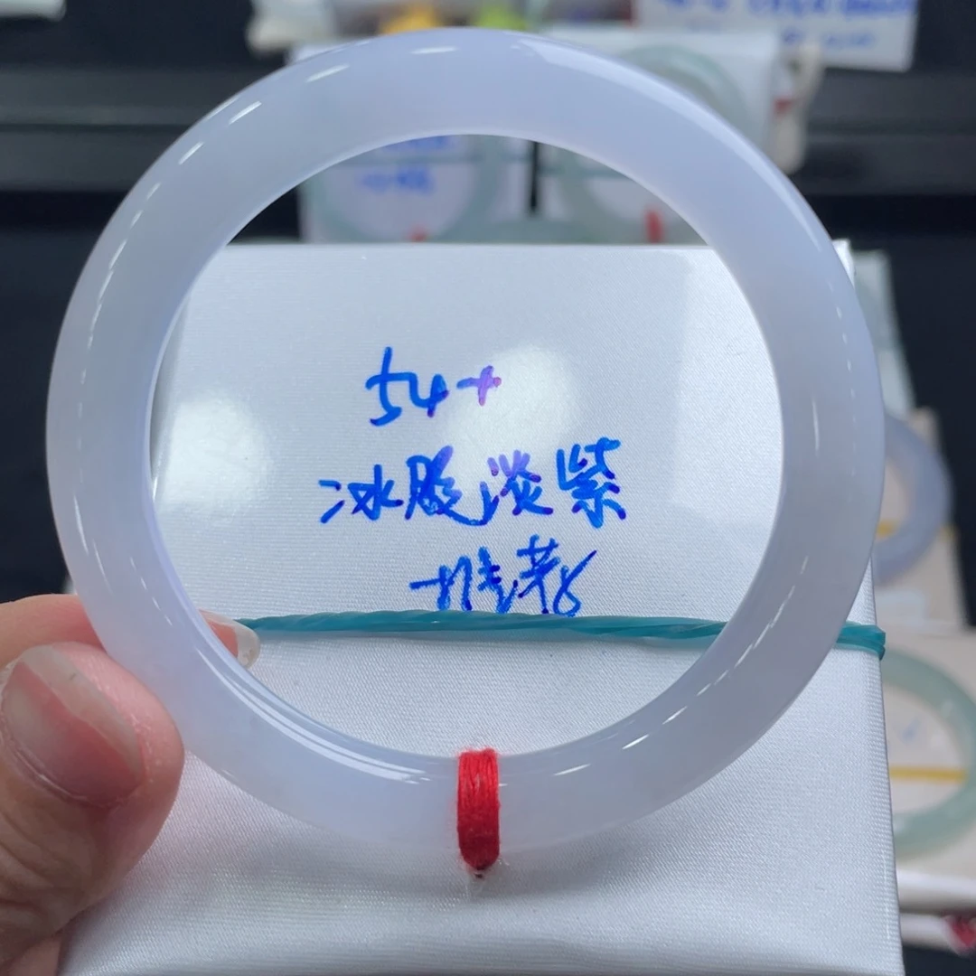 翡翠手镯未镶嵌翡翠手镯