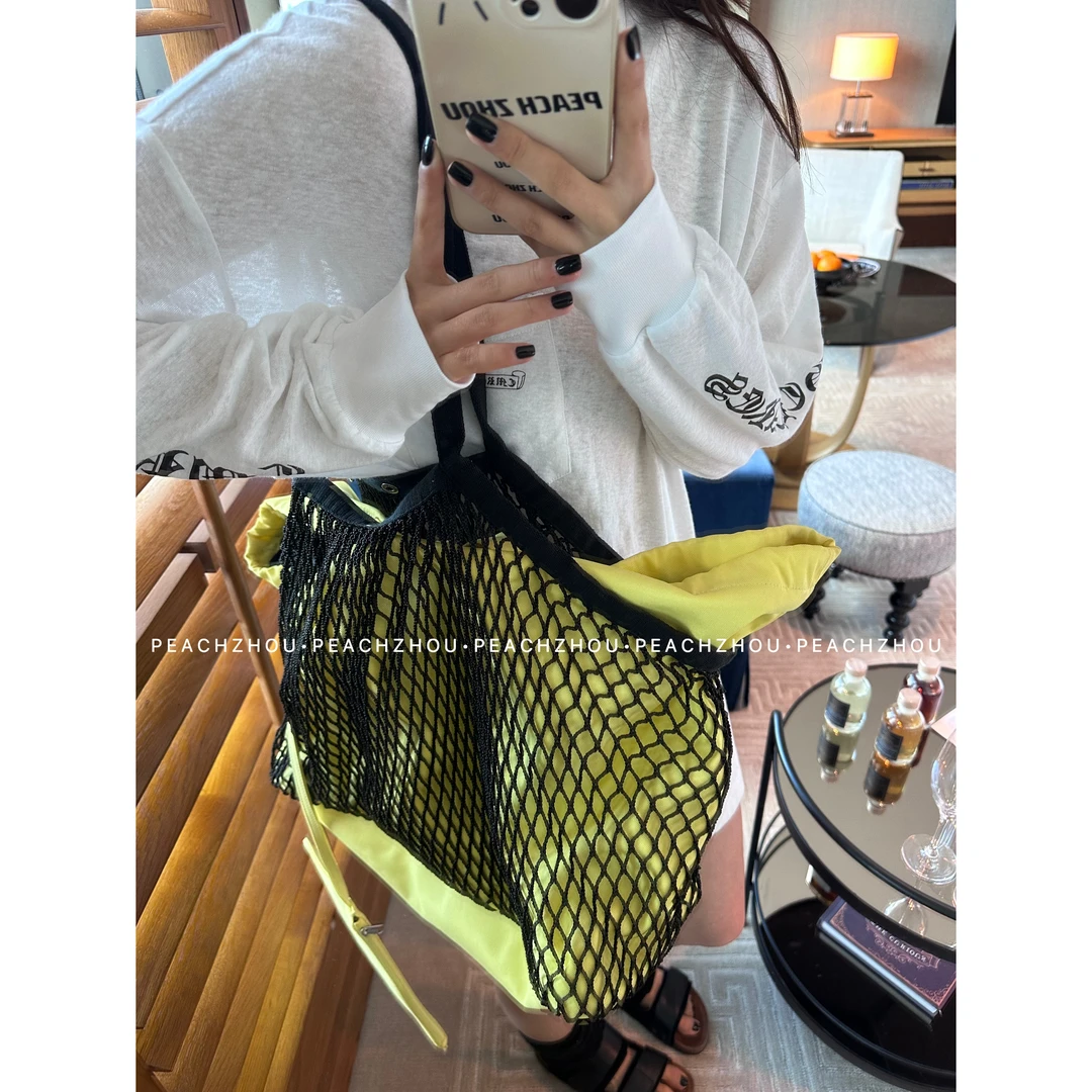『PEACHZHOU』拼接抽绳束口托特包休闲大容量单肩设计感网兜手袋