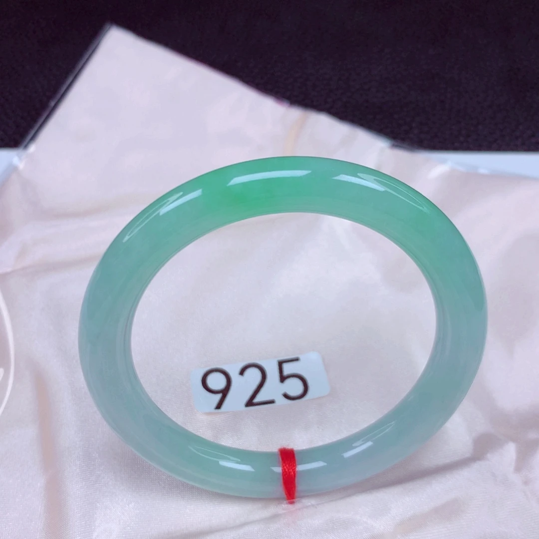 翡翠未镶嵌手镯手镯