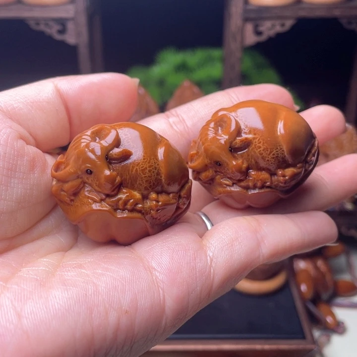 吊坠橄榄核荷叶牛手球3.4