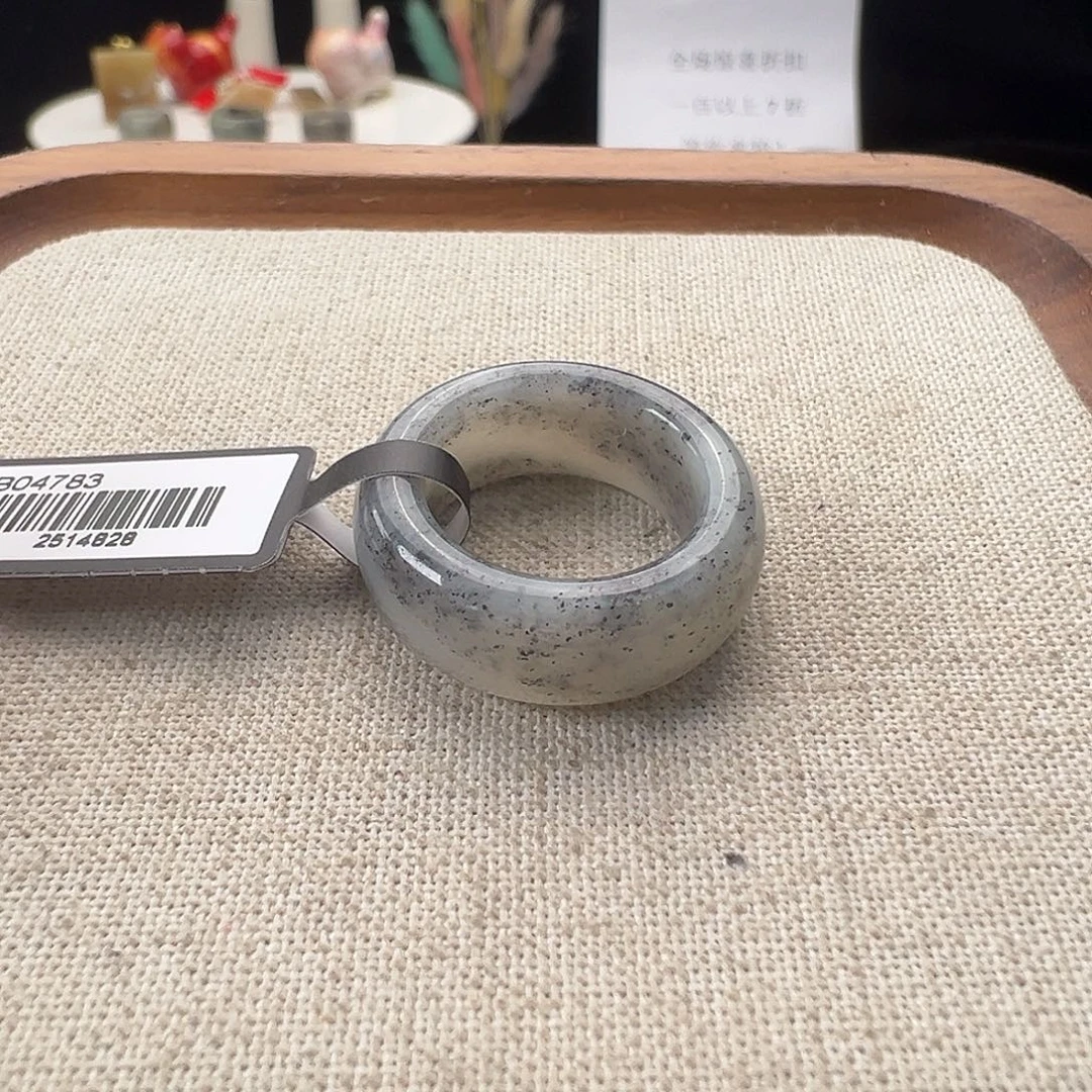 和田玉（糖玉）9K金镶嵌戒指K132点墨轮胎16.6 不退换