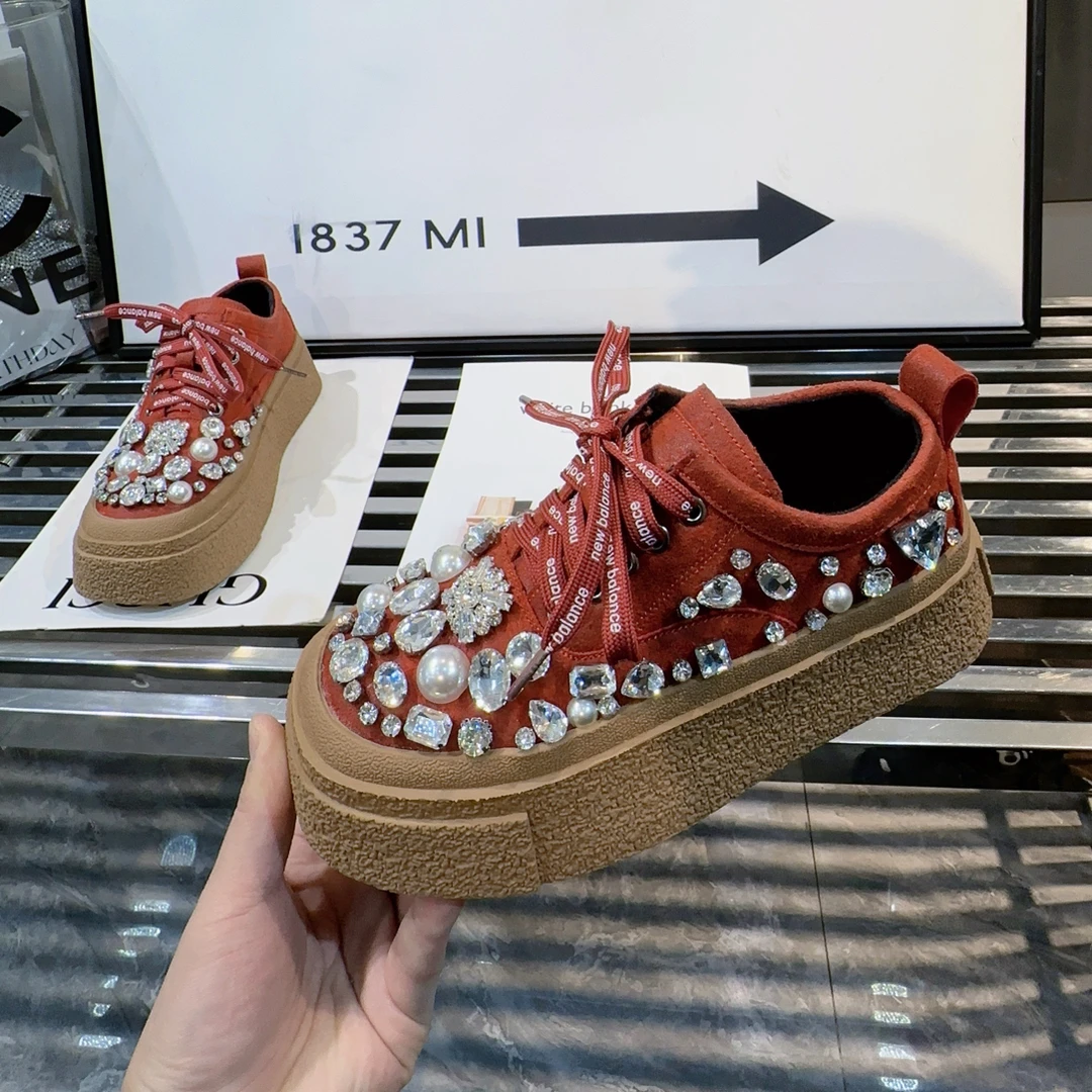 A.M艾墨儿女款冬季新款重工手工缝制款水钻平底女款时装休闲鞋