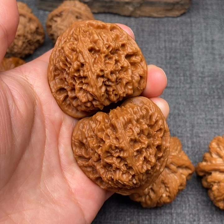 吊坠文玩核桃全品43.5三角疆