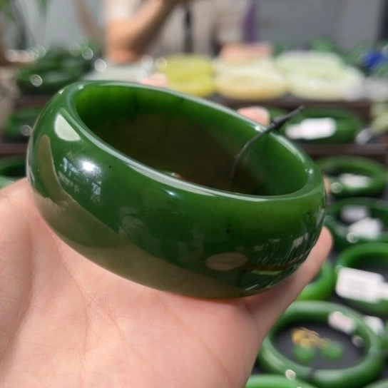 和田玉（碧玉）手镯未镶嵌