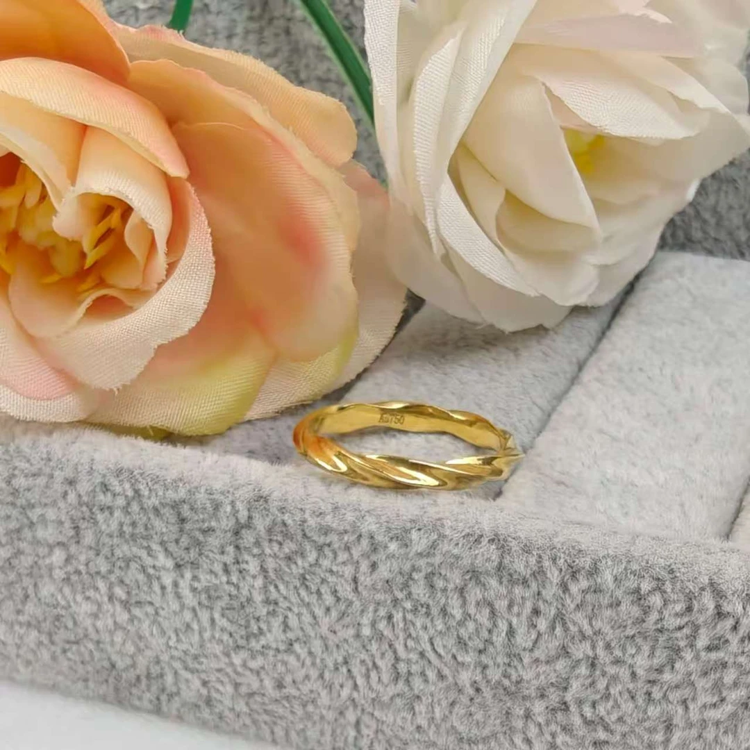 2025年新款18K金莫比乌斯戒指 真金轻奢小众设计感时尚百搭礼物