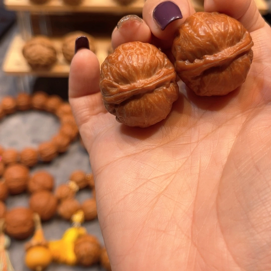 桃核把件红皮大四喜