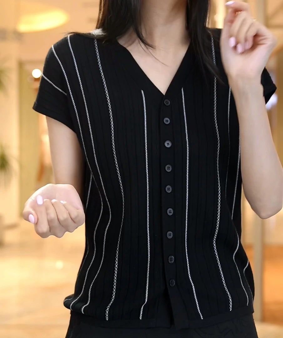 设计感V领镂空短袖T恤女夏季时尚休闲亚麻冰丝针织开衫洋气上衣