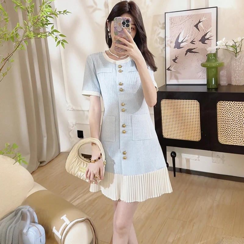 韩版洋气连衣裙女2025夏高级感轻奢收腰裙气质显瘦减龄短裙小香风