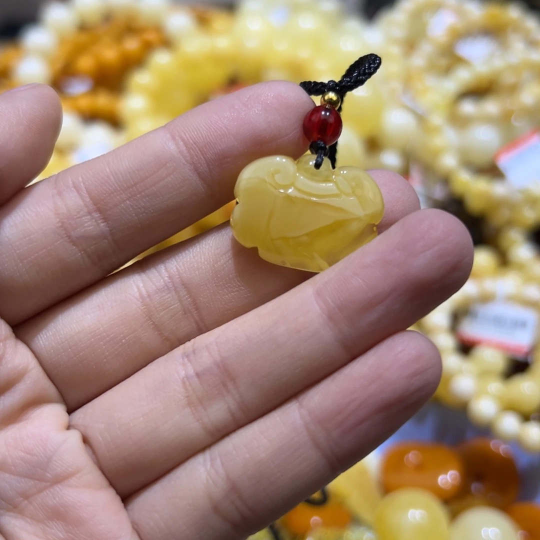 琥珀珠宝奇石未镶嵌