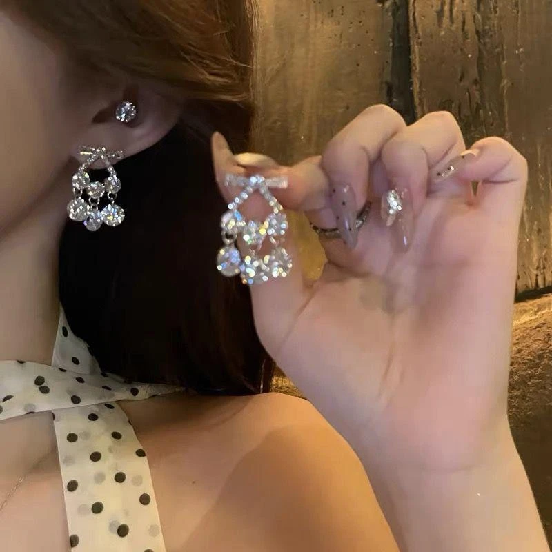 合金耳饰 温柔甜美~精致重工微镶闪钻流苏耳钉气质显瘦耳环个性小