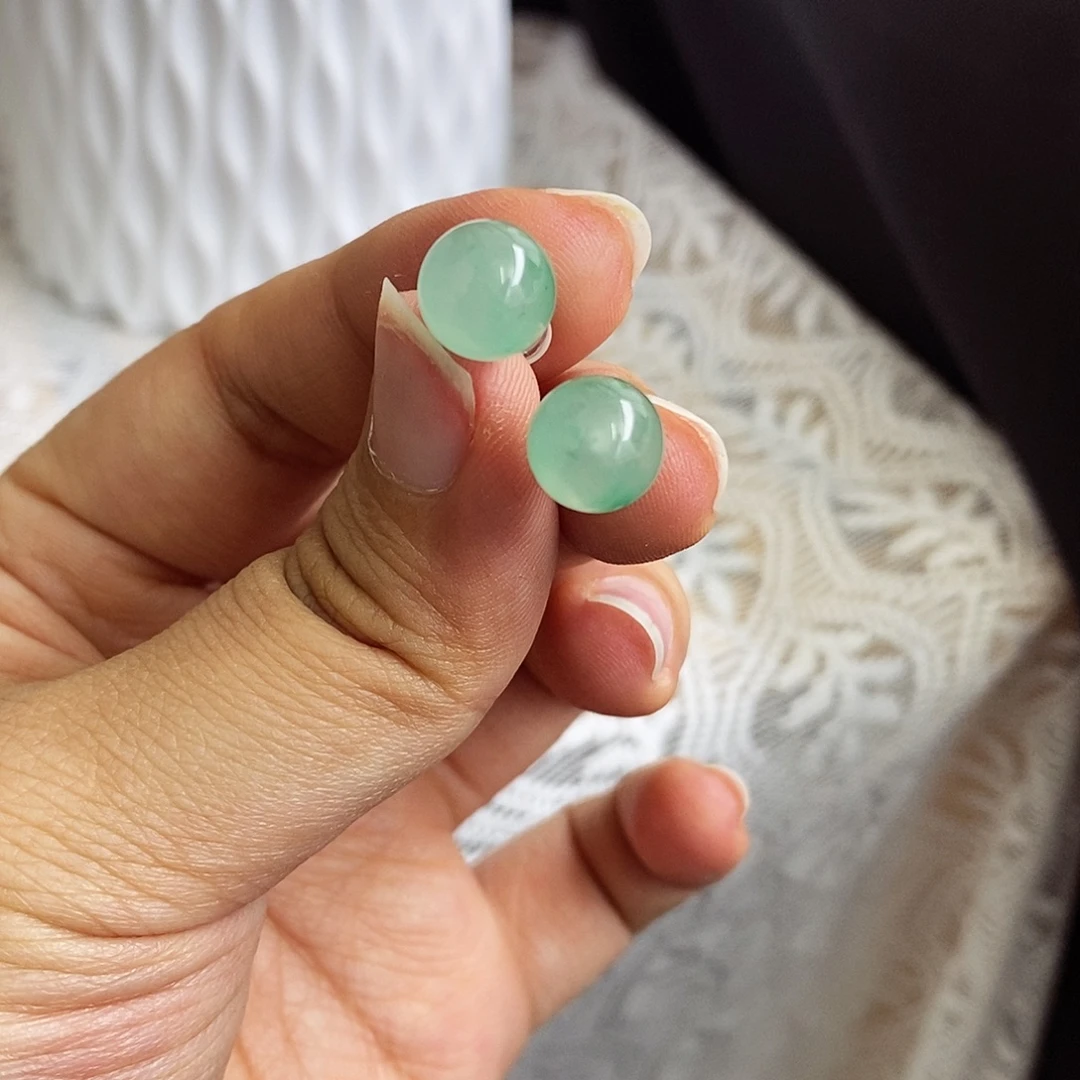 石英质玉未镶嵌耳钉