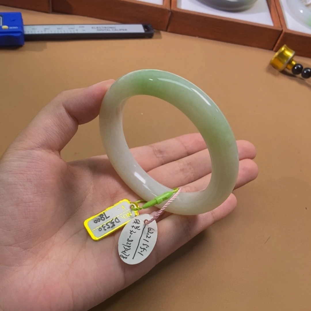 【闪购商品】和田玉（翠青玉）手镯未镶嵌5455