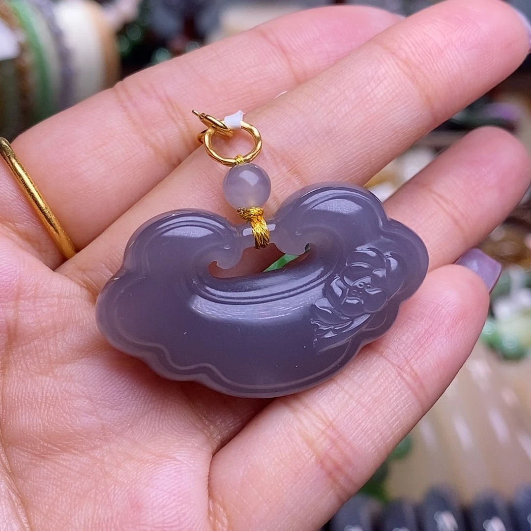 和田玉毕业级老坑料冰烟紫如意锁未镶嵌艾*美