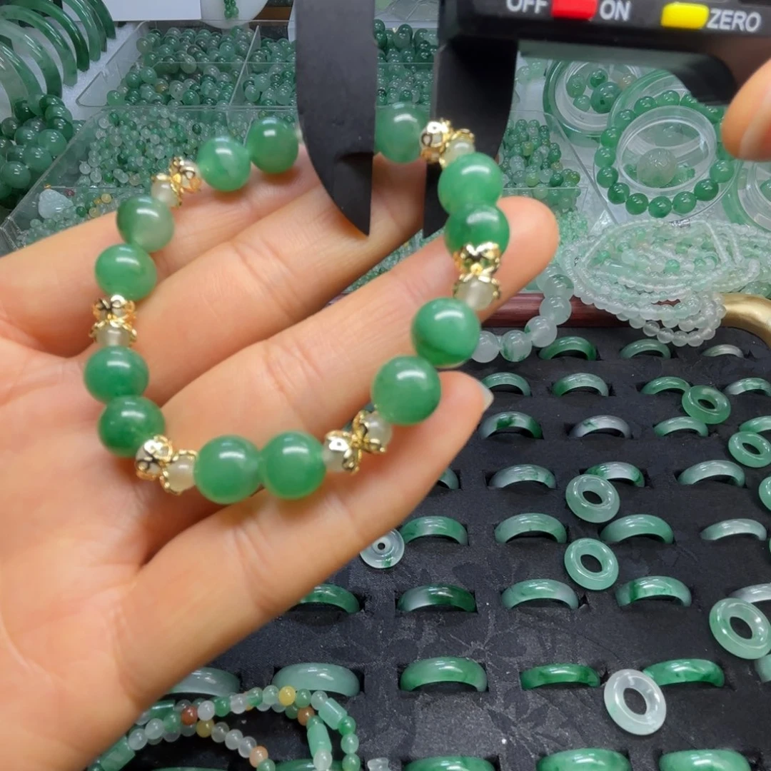 石英质玉（非洲翠）未镶嵌散珠绿冰手串