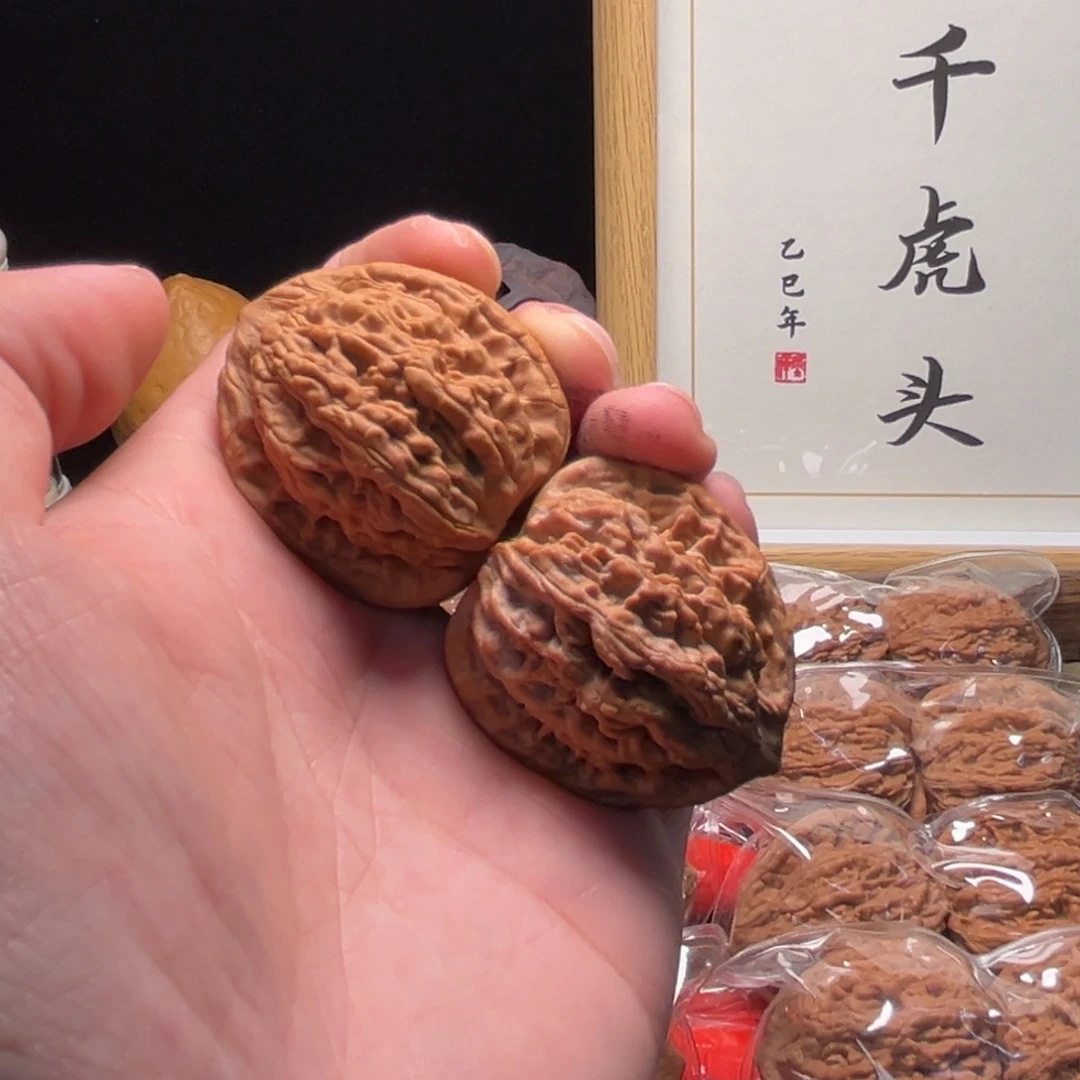 -***公吊坠文玩核桃虎头