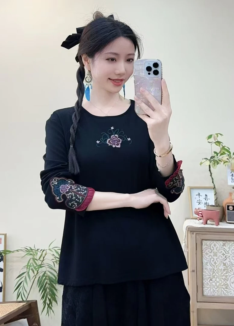 105新款 国风绣花打底上衣秋冬百搭女装时尚女士