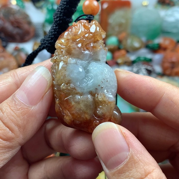 翡翠未镶嵌颈饰挂件