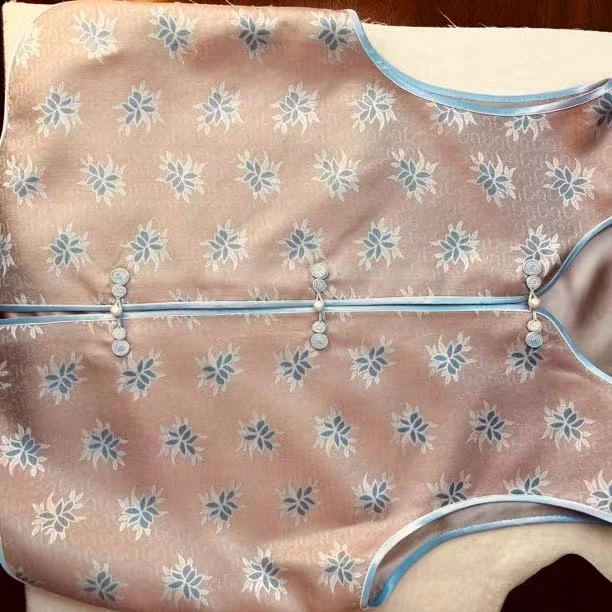 非遗传承新中式宋锦马甲（售出不退不换介意慎拍）