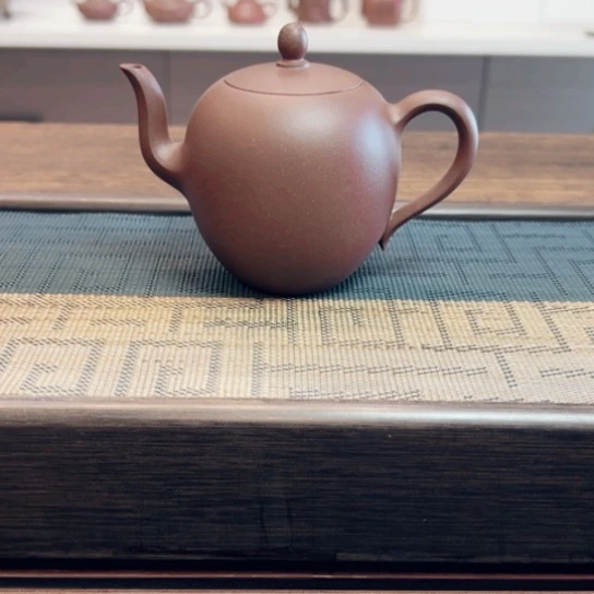 茶壶紫砂黄龙山原矿底槽清瑕（200 cc）