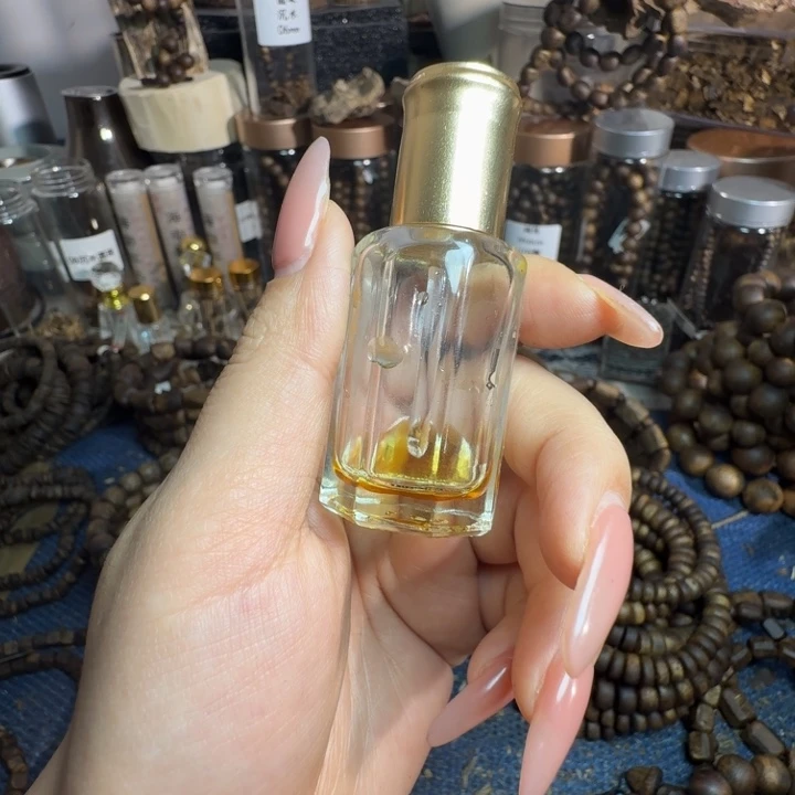 保***话沉香碎屑沉香古法精油10克