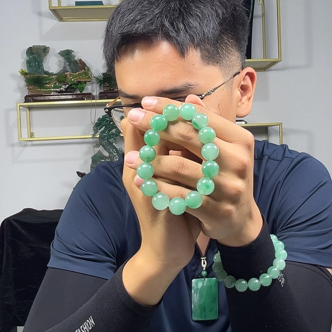 石英质玉（非洲翠）手链未镶嵌