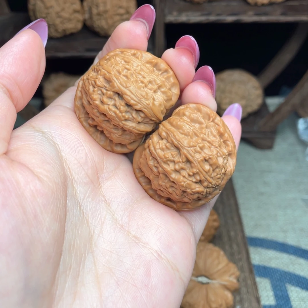 文玩核桃吊坠38白狮子