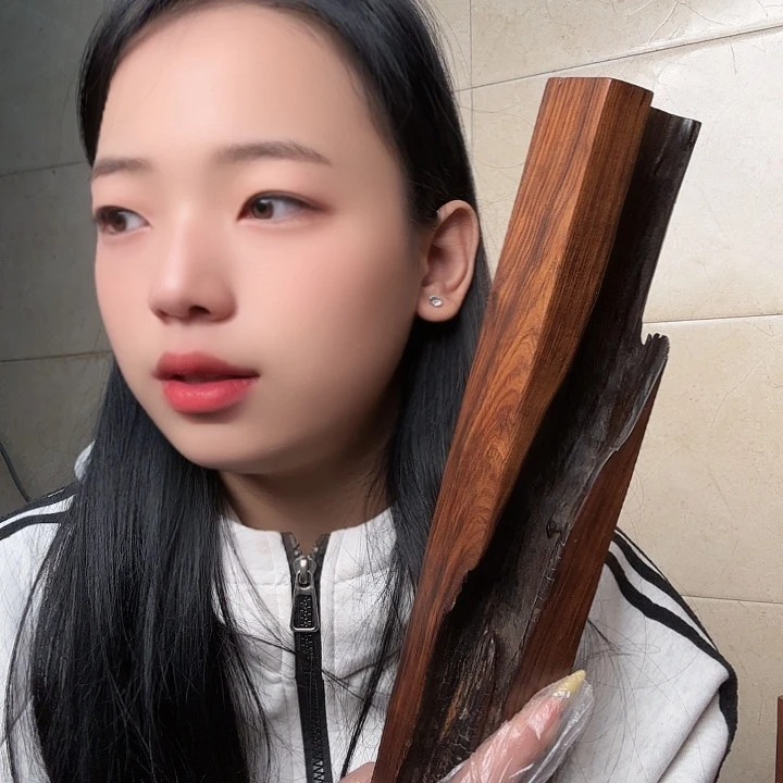 大叶紫檀（黑酸枝木类）