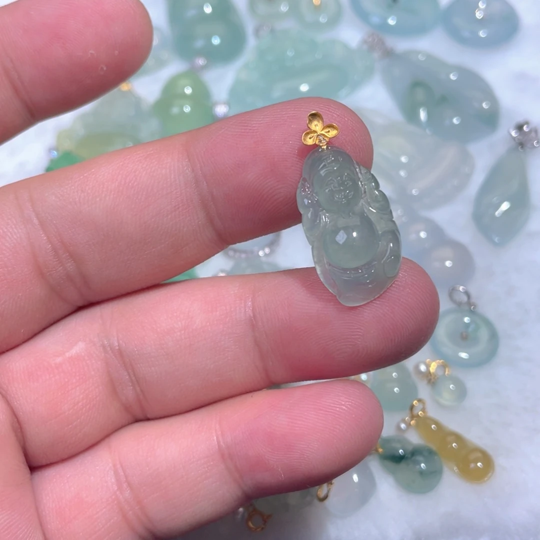 翡翠18K金镶嵌颈饰